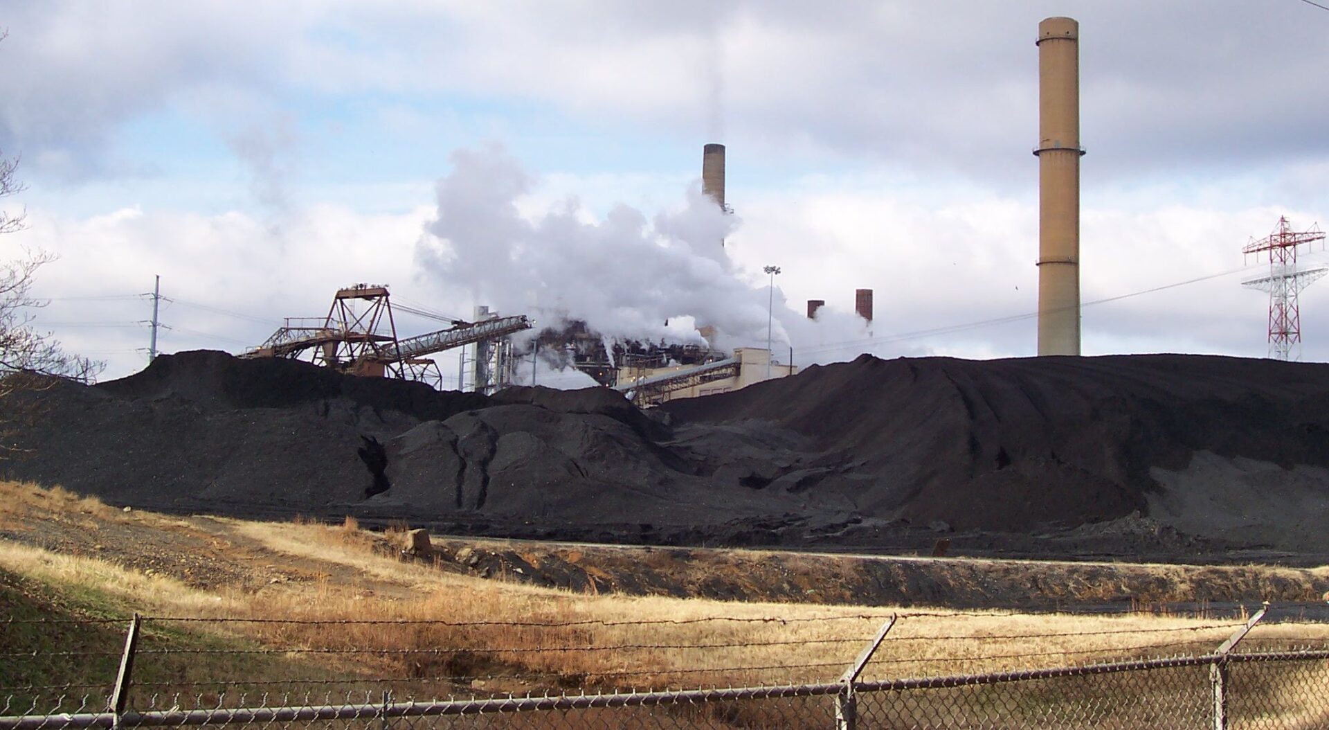 Dominion's coal fired power plant beside the James River at Dutch Gap, Virginia